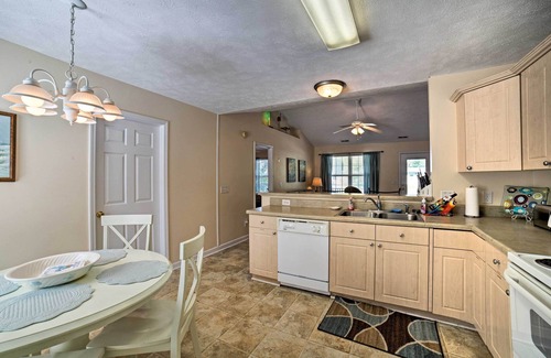 Tranquil Harbour Cottage | Oak Island Cottage - Walk to Beach & Intracoastal!