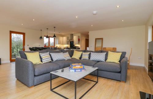 Sheriff Hutton House | Oak Lodge