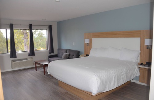 Plymouth Hotel | Oak Ridge Inn