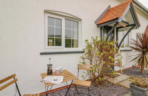 Aberporth House | Oak Tree Cottage