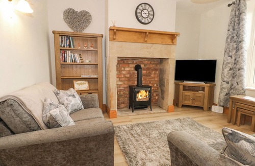 Ribchester House | OAK TREE VIEW, pet friendly, character holiday cottage in Ribchester
