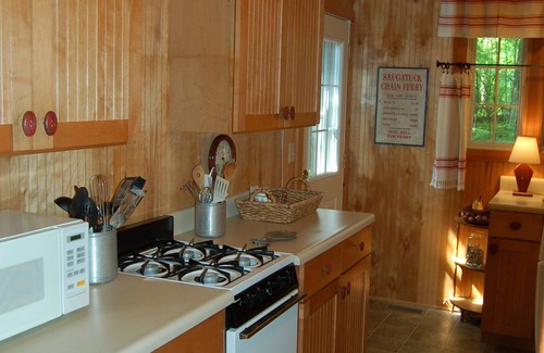 Fennville House | OakBluff Cottage, Secluded Lake Michigan Waterfront Fennville, MI.