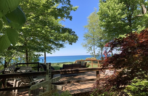 Fennville House | OakBluff Cottage, Secluded Lake Michigan Waterfront Fennville, MI.