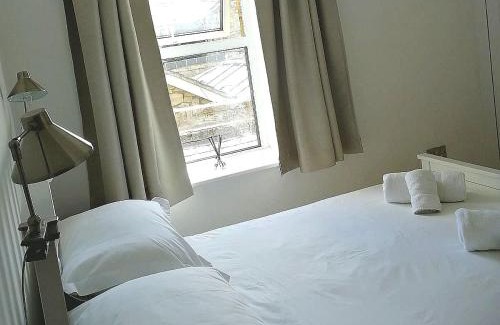Warkworth House | Oake Cottage