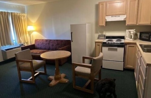Newaygo Hotel | Oakridge Motel