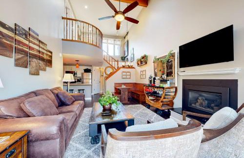 The Galena Territory House | Oaks Paradise