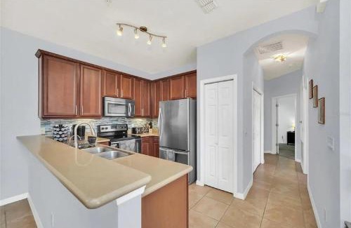 West Kissimmee Apartment | Oakwater End unit with balcony