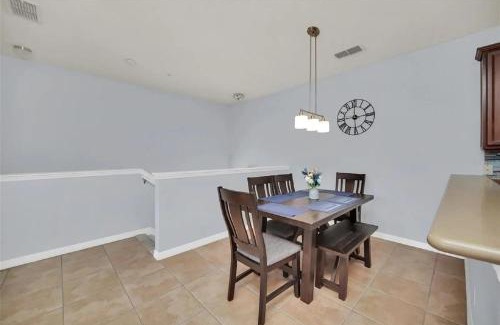 West Kissimmee Apartment | Oakwater End unit with balcony