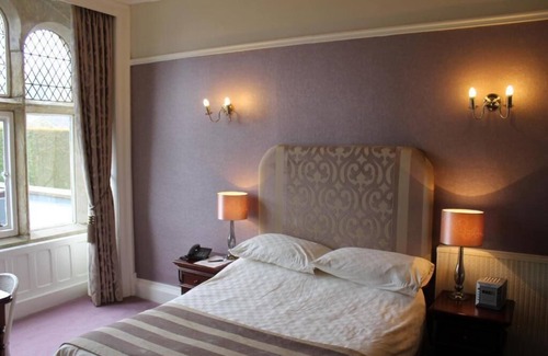 Bingley Hotel | Oakwood Hall