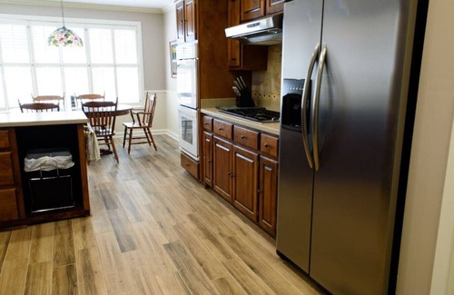 Hot Springs House | Oakwood · Steps to Oaklawn, minutes to downtown, lakes, more