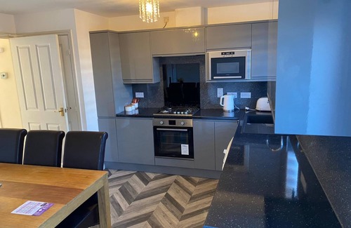Newcastle-upon-Tyne House | Oasis Abode @ Ashover Newcastle: Two ensuites, and two double beds room.