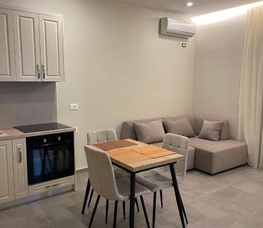 Mbrostar-Urë Apartment | Oasis
