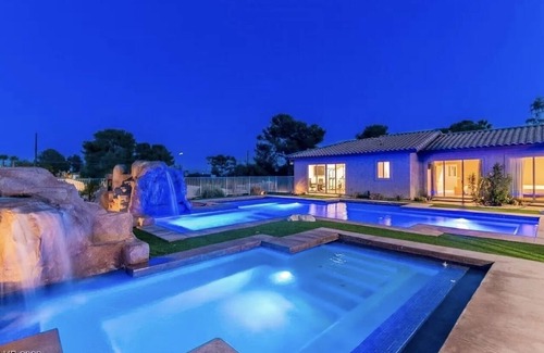 Paradise House | Oasis at Oak