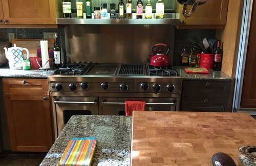 Newberg House | Oasis in the Heart of Wine Country Yet 20 Minutes from Portland