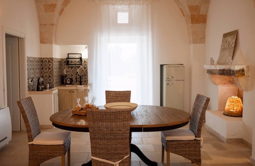 Ostuni House | Oasis in the White in centuries-old olive grove