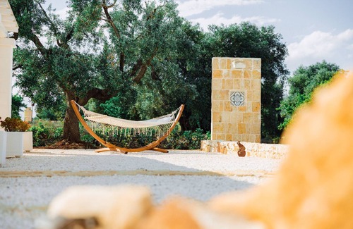Ostuni House | Oasis in the White in centuries-old olive grove