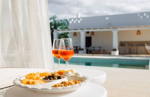 Ostuni House | Oasis in the White in centuries-old olive grove
