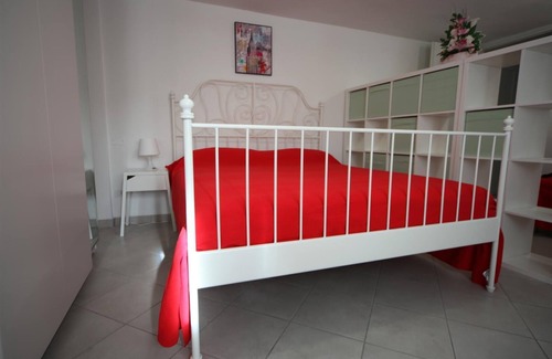 Tirrenia Apartment | Oasis news with private garden