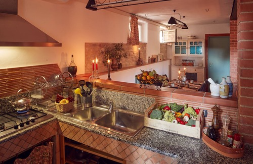 Perugia Apartment | Oasis of peace on the outskirts of Perugia, apt. "Rustico" in villa, park + pool