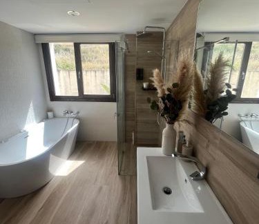 Huetor Vega Villa | OASIS PRESTIGIO
