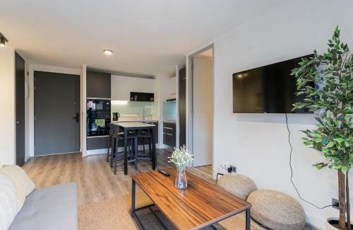 Providencia Apartment | Oasis Providencia Pedro de Valdivia Stn 2BR