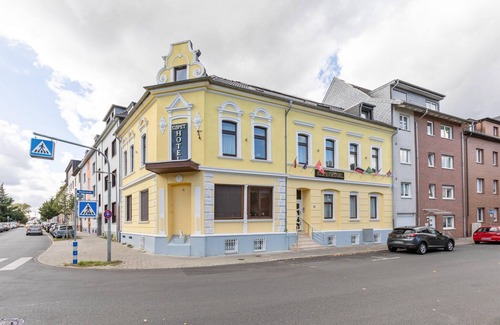 Oberhausen Apartment | Oberhausen Cozy Nest