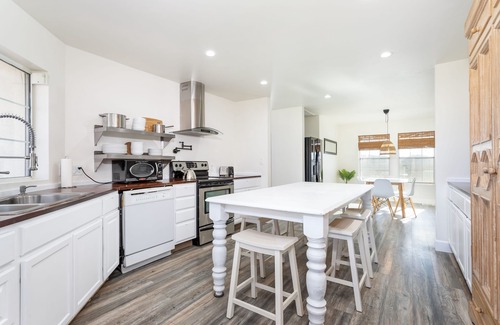 Yucca Valley House | Observatory, Game Room, Hot tub, Fire Pit, BBQ, 360° View at Observatory Retreat
