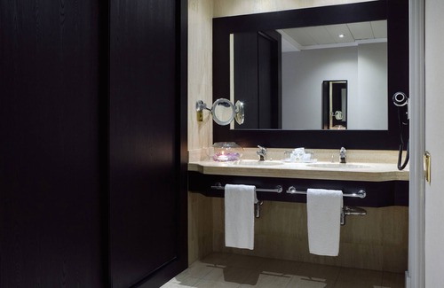 San Lazaro Hotel | Oca Puerta del Camino Hotel
