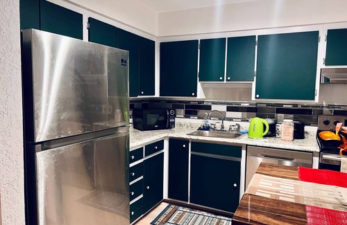 Colorado Springs Apartment | OCC, Near Everything.Near GARDEN OF THE GODS, BROADMOOR. 2 minutes to DOWNTOWN.