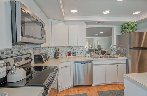 Saint Helena Island Condo | Ocean AND Pool Views from the Porch