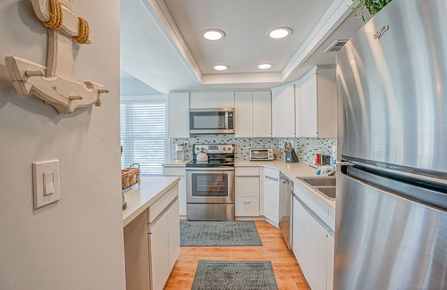 Saint Helena Island Condo | Ocean AND Pool Views from the Porch