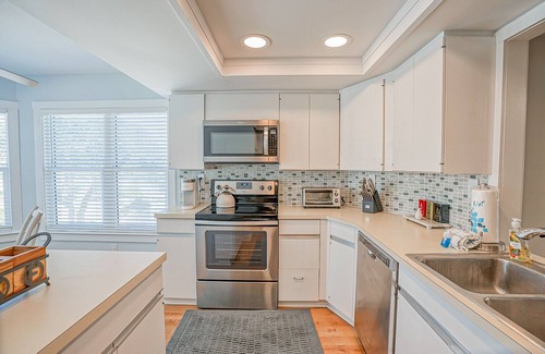Saint Helena Island Condo | Ocean AND Pool Views from the Porch