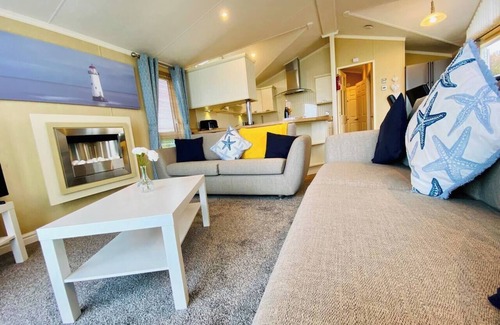 Exmouth House | Ocean Bliss Lodge at Devon Cliffs Resort