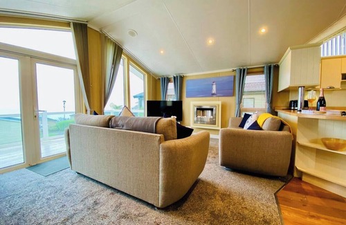 Exmouth House | Ocean Bliss Lodge at Devon Cliffs Resort