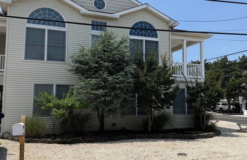 Peahala Park House | OCEAN BLOCK, BEAUTIFUL 4 BED, 2.5 BATH - BEACH HAVEN PARK