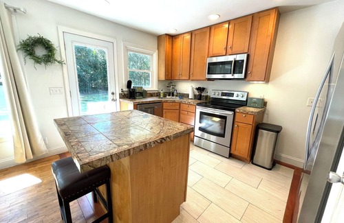 Wilmington House | Ocean Breeze Bungalow Beaches Trails Golf all within 10 min or less.