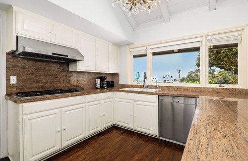 Muirlands West House | Ocean Breeze Heaven Pool House in La Jolla