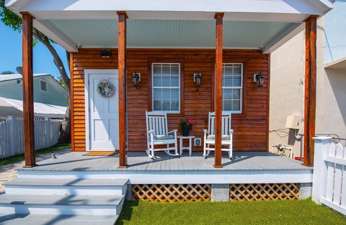Old Town Apartment | Ocean-breeze Key West Cottage
