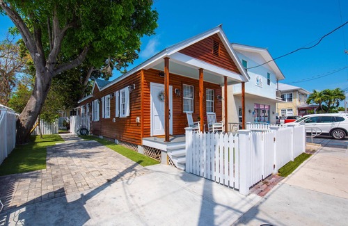 Old Town Apartment | Ocean-breeze Key West Cottage