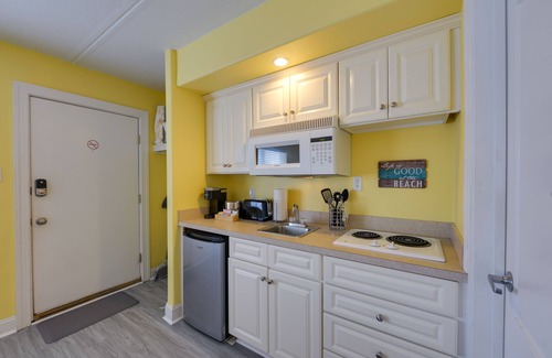 North End Condo | Ocean City Condo w/Pool: Walk to Boardwalk!