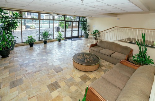 Waikiki Condo | Ocean-Diamond Head Views Waikiki Sunset Hidden Gem w/Free parking & WiFi