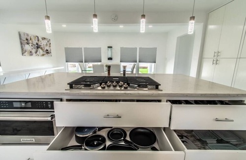 Bay Area House | Ocean Drive Splendor Awaits