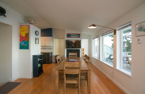 Lincoln City House | Ocean front 3-bedroom house in welcoming Lincoln City with Hot tub