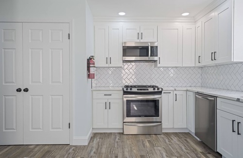 Ortley Beach Condo | Ocean Front: 3 Bedrooms, 3 Bathrooms at Beach Entrance Pet Friendly