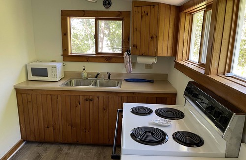 Peaks Island Cottage | Ocean front cottage with private beach.