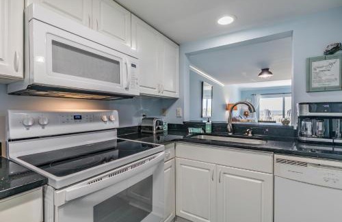 Oceanmarsh Subdivision House | Ocean Front D-Building - POOL ACCESS AND OCEAN VIEWS!