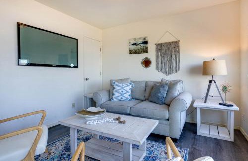 South Beach House | Ocean Front Duplex with Views! Dog Friendly -Surfside Cottage North