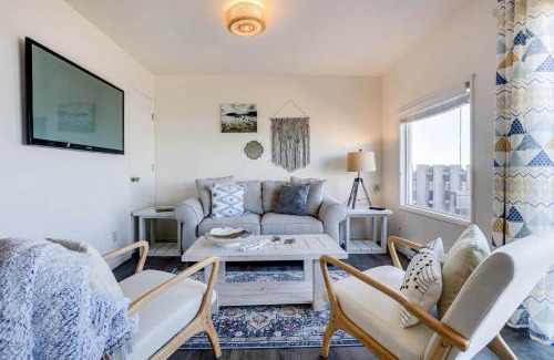 South Beach House | Ocean Front Duplex with Views! Dog Friendly -Surfside Cottage North