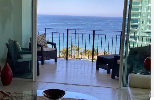 South Hotel Zone Apartment | Ocean front Grand Venetian corner condo