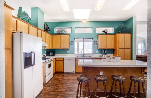Yachats House | Ocean Front Home With Hot Tub On Miles Of Sandy Beach!